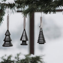 Lade das Bild in den Galerie-Viewer, 3er Set Chirtsbaumhänger Baum Schwarz Holz