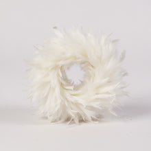 Lade das Bild in den Galerie-Viewer, Federkranz Weiß 30 cm Dekokranz Kranz Deko Weihnachten