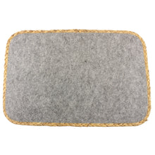 Lade das Bild in den Galerie-Viewer, 4er Set Tischset mit Bastumrandung Filz Grau Filztischset Tischmatten Set Tellerunterlage modern