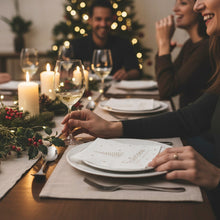 Lade das Bild in den Galerie-Viewer, 20 Stk. Servietten Weihnachten Weiß Gold 33 cm Papier Dekoservietten Weihnachten Papierservietten