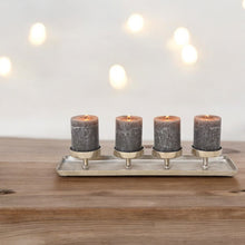 Lade das Bild in den Galerie-Viewer, Kerzentablett Silber Alu 44 cm