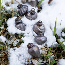 Lade das Bild in den Galerie-Viewer, 16er Set Weihnachtsbaumkugeln klein 3,5 cm Antik Silber Vintage Christbaumschmuck Weihnachtsdeko