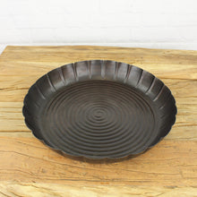 Lade das Bild in den Galerie-Viewer, Dekotablett Metall Schwarz 34 cm