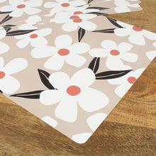 Lade das Bild in den Galerie-Viewer, 4er Set Platzset eckig Beige Weiß Blumen