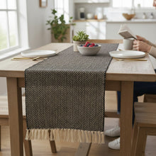 Lade das Bild in den Galerie-Viewer, Tischläufer 150 x 45 cm Baumwolle Jute Schwarz Natur Fischgrätmuster