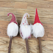 Lade das Bild in den Galerie-Viewer, 3er Set Dekostecker Wichtel Rot Weiß 50 cm