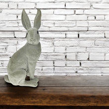 Lade das Bild in den Galerie-Viewer, Dekohase Grau 36 cm Polyresin samtig modern Hase Osterhase Osterdekoration Deko Ostern
