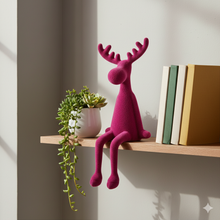 Lade das Bild in den Galerie-Viewer, Kantenhocker Rentier 31 cm modern Kunststoff Grau Pink Fuchsia Orange od. Braun Dekorentier Weihnachten