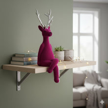 Lade das Bild in den Galerie-Viewer, Kantenhocker Rentier Kunststoff modern Orange, Grau oder Lila 21 cm
