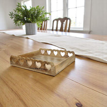 Lade das Bild in den Galerie-Viewer, 2er Set Holztablett Herz Braun 30 cm 24 cm Dekotablett mit Griff Tablett Holz Landhaus