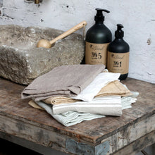 Lade das Bild in den Galerie-Viewer, 2er Set Geschirrtuch Leinen Lochkante Olive oder Grün