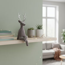 Lade das Bild in den Galerie-Viewer, Kantenhocker Rentier Kunststoff modern Orange, Grau oder Lila 21 cm