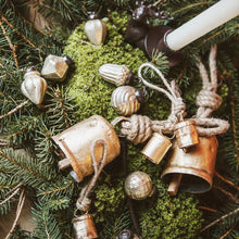 Lade das Bild in den Galerie-Viewer, 16er Set Weihnachtsbaumkugeln klein 3,5 cm Antik Silber Vintage Christbaumschmuck Weihnachtsdeko