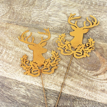 Lade das Bild in den Galerie-Viewer, 2er Set Dekostecker Hirschkopf rostig Weinachtsdeko Herbstdeko