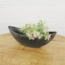 Lade das Bild in den Galerie-Viewer, Deko Schale Schiffsform grau Kunststoff