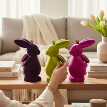 Lade das Bild in den Galerie-Viewer, Osterhase mit Herz Pink 22 cm Dekohase Oster Deko Osterdekoration