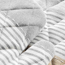 Lade das Bild in den Galerie-Viewer, Backhandschuh und Topflappen Set Dschungel Grün Weiß Kochhandschuh Backofenhandschuh modern