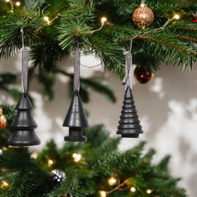 Lade das Bild in den Galerie-Viewer, 3er Set Chirtsbaumhänger Baum Schwarz Holz