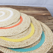 Lade das Bild in den Galerie-Viewer, 4er Set Platzset Stroh bunt modern Tischset Strohplatzset Boho Tischmatten