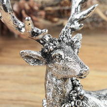 Lade das Bild in den Galerie-Viewer, Dekohirsch Altsilber Poly