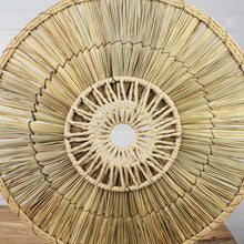 Lade das Bild in den Galerie-Viewer, Dekoskulptur rund Seegras Holz Dekoobjekt modern boho