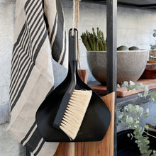 Lade das Bild in den Galerie-Viewer, Kehrset Schwarz Metall Holz Kehrgarnitur Kehrwisch