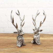 Lade das Bild in den Galerie-Viewer, 2er Set Hirschbbüste Altsilber Poly