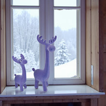 Lade das Bild in den Galerie-Viewer, 2er Set Dekorentier Lila, Purpur oder Grau modern Kunststoff Weihnachtsdeko Dekorentier