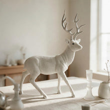 Lade das Bild in den Galerie-Viewer, Hirsch stehend Weiß Silber Glitzer 33 cm modern Dekohirsch Poly Dekofigur