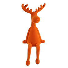 Lade das Bild in den Galerie-Viewer, Kantenhocker Rentier 31 cm modern Kunststoff Grau Pink Fuchsia Orange od. Braun Dekorentier Weihnachten