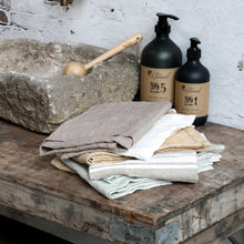 Lade das Bild in den Galerie-Viewer, 2er Set Geschirrtuch Leinen Lochkante Olive oder Grün