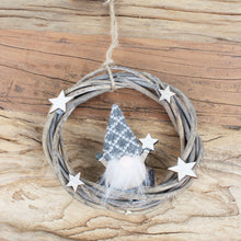 Lade das Bild in den Galerie-Viewer, Weidekranz Wichtel