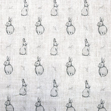 Lade das Bild in den Galerie-Viewer, Tischläufer Ostern Beige Creme Osterhase Osterdeko modern 150 cm Baumwolltischläufer