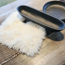 Lade das Bild in den Galerie-Viewer, Lammfell eckig