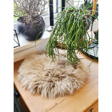 Lade das Bild in den Galerie-Viewer, Lammfell eckig