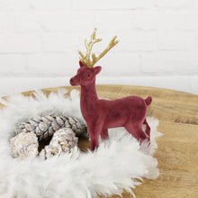 Lade das Bild in den Galerie-Viewer, Weinachtsdeko Rentier Hirsch grün Samt Silber 18 oder 23 cm