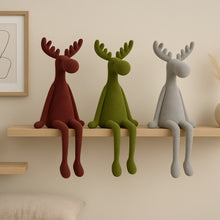 Lade das Bild in den Galerie-Viewer, Kantenhocker Rentier Braun Taupe od. Grün Kunststoff beflockt 3er Set modern Weihnachten