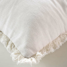 Lade das Bild in den Galerie-Viewer, Kissen Beige Weiß 45 x 45 cm oder 40 x 60 cm