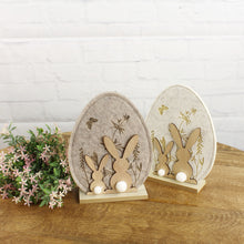 Lade das Bild in den Galerie-Viewer, 2er Set Holzhase mit Kunstfell Beige oder Rosa