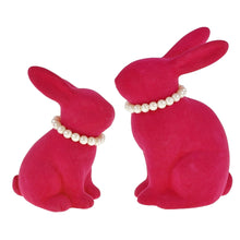 Lade das Bild in den Galerie-Viewer, 2er Set Osterhasen mit Perlenkette Lila, Grün oder Pink Steingut beflockt Dekohase Hase Osterdekoration modern