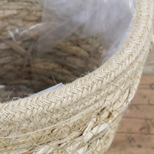 Lade das Bild in den Galerie-Viewer, Blumenampel Bast, natur