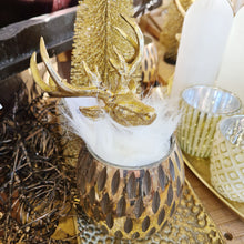 Lade das Bild in den Galerie-Viewer, Hirschkopf Fell klein gold weiß