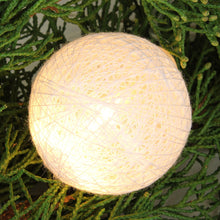 Lade das Bild in den Galerie-Viewer, 2er Set LED Lichterkette Ball Weiß Warmweiß
