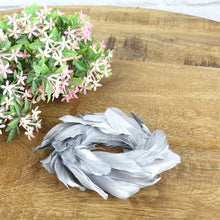 Lade das Bild in den Galerie-Viewer, Federkranz Silber 15 cm