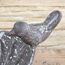 Lade das Bild in den Galerie-Viewer, Vogeltränke/Futter, Metall braun