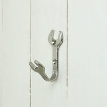 Lade das Bild in den Galerie-Viewer, Wandhaken Schraubenschlüssel