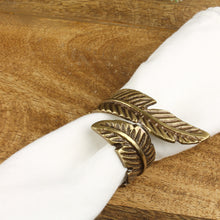 Lade das Bild in den Galerie-Viewer, 6er Serviettenringe Feder Messing gold