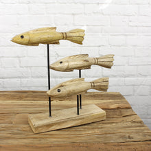 Lade das Bild in den Galerie-Viewer, Dekoobjekt Fische Mangoholz