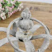 Lade das Bild in den Galerie-Viewer, Pflanzkrone hängend Antikgrau 17 cm