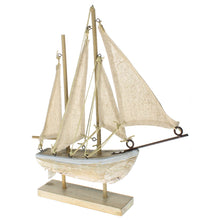 Lade das Bild in den Galerie-Viewer, Segelboot braun Kiefernholz antik finish